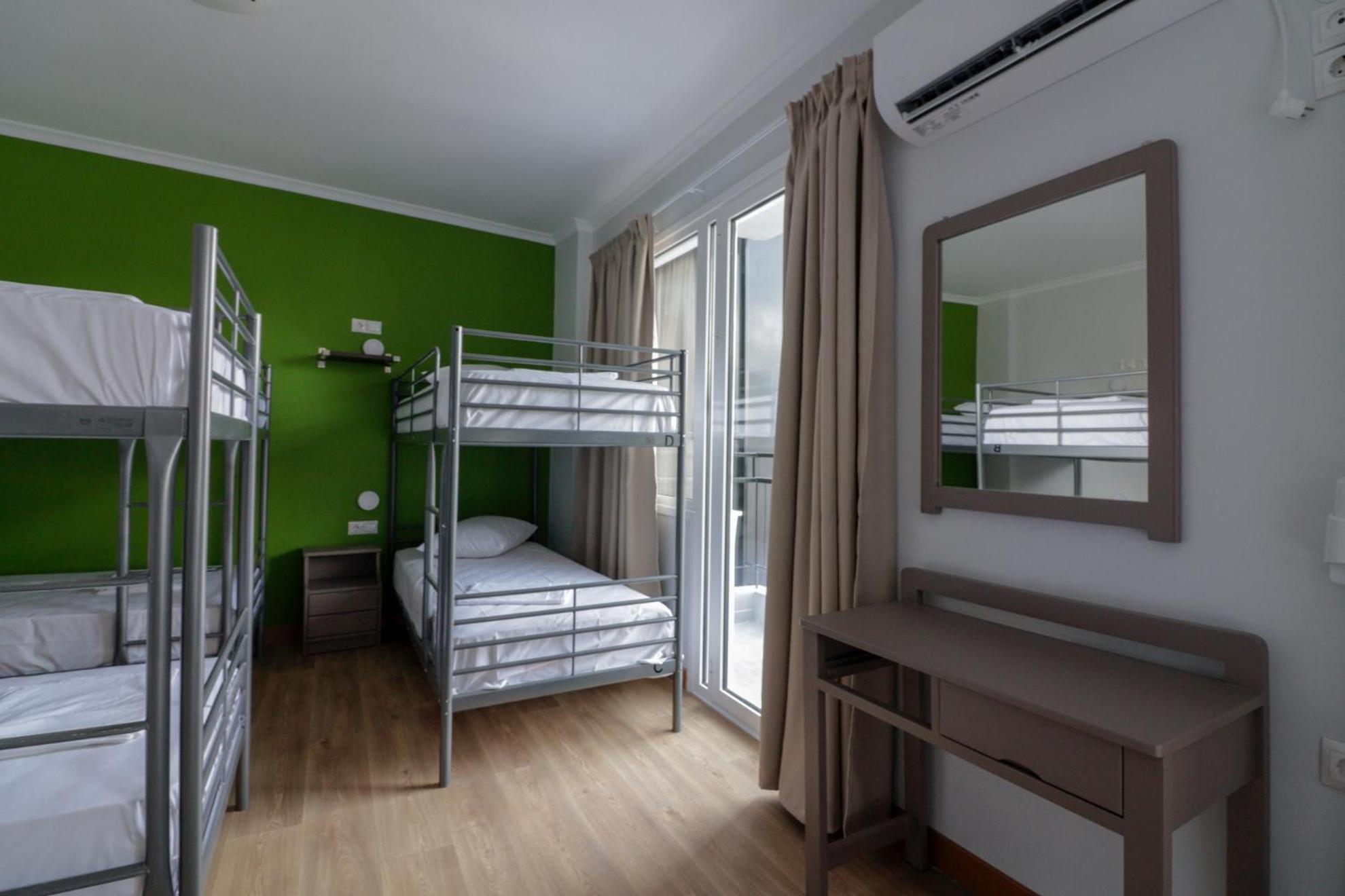 Cama en habitación compartida mixta de 8 camas